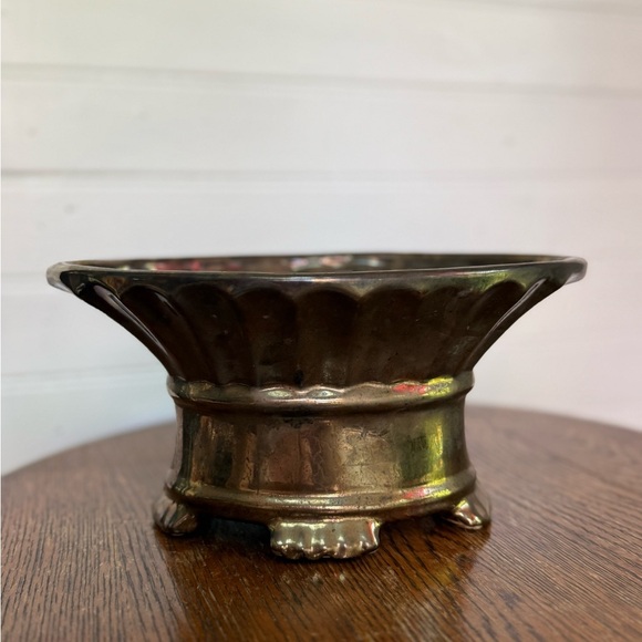 Royal Hager bronze color planter pot - Picture 4 of 7